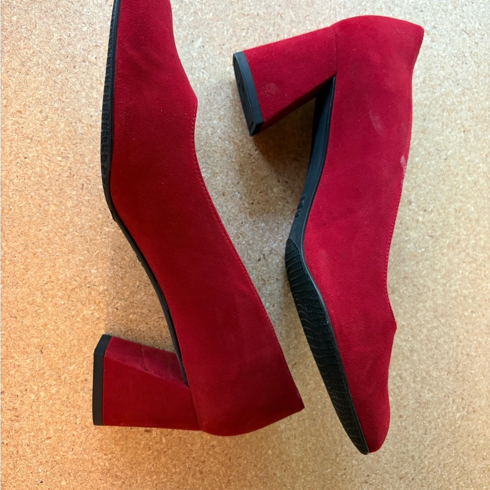 Stuart Weitzman suede heels - Picture 5 of 10